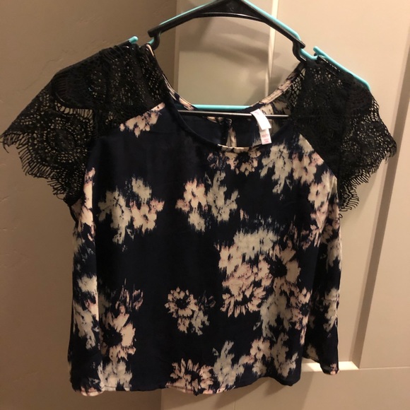 Short sleeve crop top - Picture 1 of 1